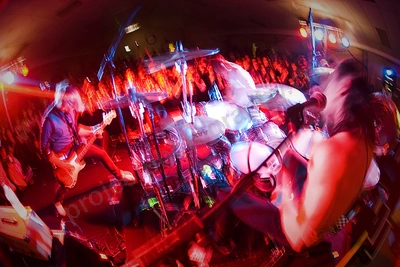 kisschasey_crowd_craigie_wyliepic_9_07_09.png