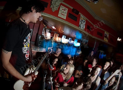 kuillotines_crowd_hydey_wyliepic_2_08_ 01.png