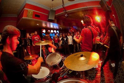 kuillotines_crowd_hydey_wyliepic_2_08_ 05.png