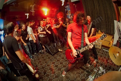 kuillotines_crowd_hydey_wyliepic_2_08_ 09.png