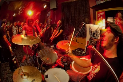 kuillotines_crowd_hydey_wyliepic_2_08_ 11.png