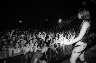 little_birdy_crowd_bdo_2328_wyliepic_1_2_2004_15.jpg