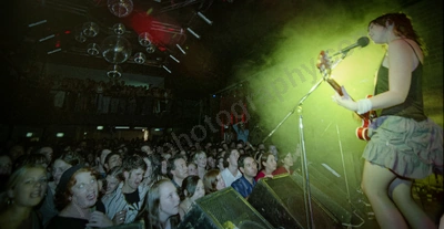 little_birdy_crowd_globe_2407_wyliepic_2_2004_04.jpg