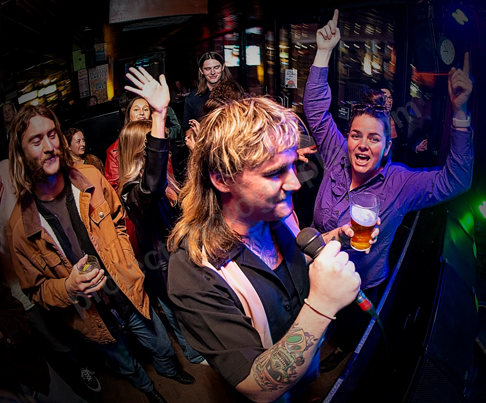 lloyd_and_the_leftovers_indi_bar_wyliepic_7_23_3.png