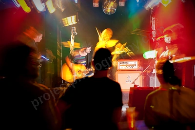 love_you_not_crowd_wf_rosemount_wyliepic_12_11_03.png
