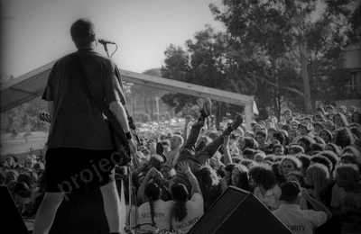 mark_of_cain_mudslinger_crowd_1770_wyliepic_4_1_97_01.jpg