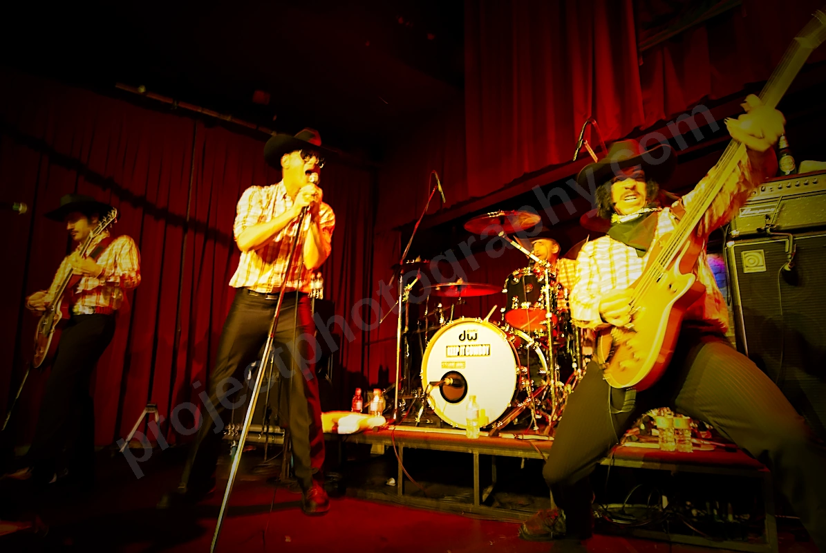 me_first_and_the_gimme_gimmes_capital_wyliepic_1_08_ 01.png