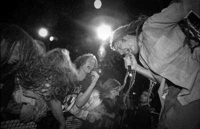 meanies_crowd_1178_planet_wyliepic_4_95_02.jpg