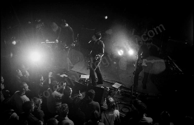 mercury_rev_crowd_2145_wyliepic_10_02_01.jpg