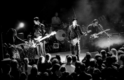 mercury_rev_crowd_2146_wyliepic_10_02_00.jpg