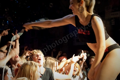 mickey_avalon_crowd_amp_wyliepic_10_13_07.png