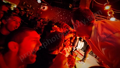 mindsnare_crowd_amp_wyliepic_8_08_02.png