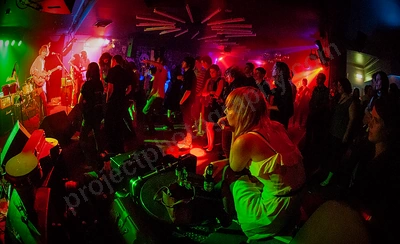 mink_mussel_creek_crowd_shape_wyliepic_11_1_0801.png