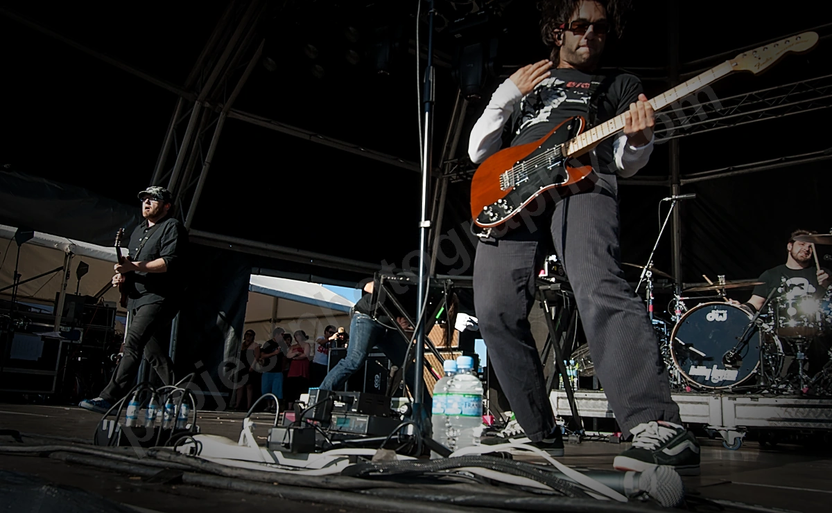 motion_city_soundtrack_soundwave_wyliepic_3_08_02.png