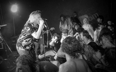 mudhoney_crowd_437_grosvenor_wyliepic_1_93_05.jpg