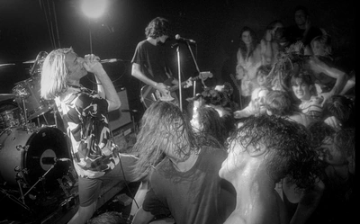 mudhoney_crowd_437_grosvenor_wyliepic_1_93_09.jpg