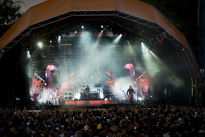 muse_crowd_bdo_wyliepic_2_2007_01.png