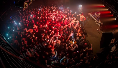 night_lovell_crowd_capitol_wyliepic_4_18_08.png