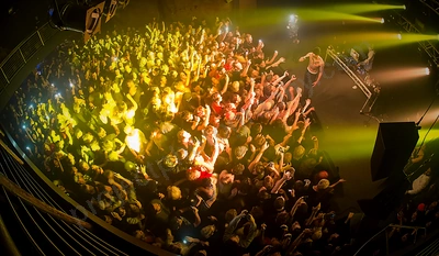 night_lovell_crowd_capitol_wyliepic_4_18_11.png