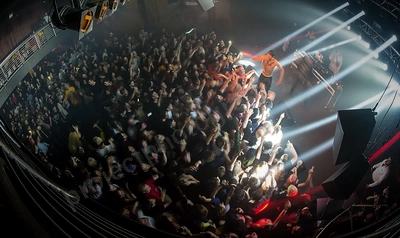 night_lovell_crowd_capitol_wyliepic_4_18_25.png