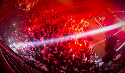 night_lovell_crowd_capitol_wyliepic_4_18_28.png