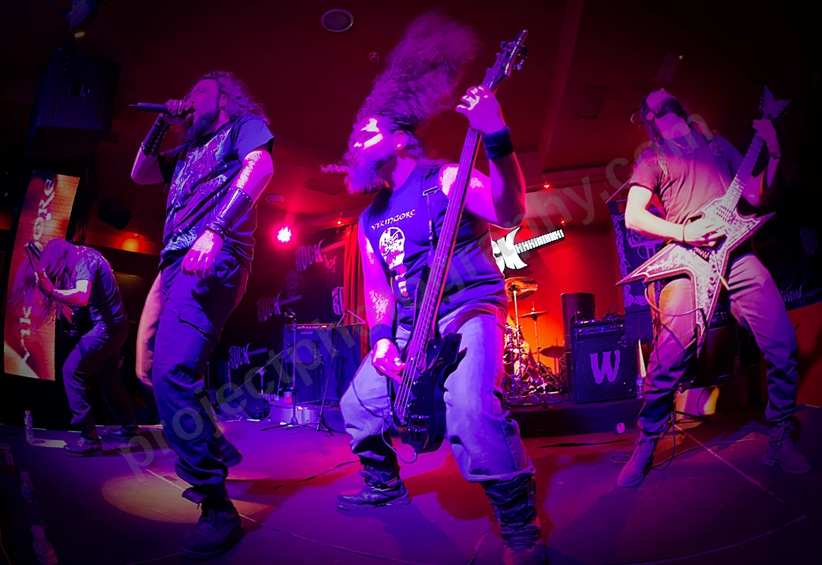 night_symphony_we_rock_madrid_wyliepic_5_14_06.png
