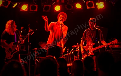 no_through_road_crowd_amp_wyliepic_6_07_07.png