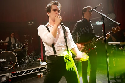 panic_at_the_disco_capital_wyliepic_9_11_02.png