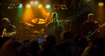 paradise_lost_crowd_amp_wyliepic_12_17_01.png