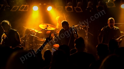 paradise_lost_crowd_amp_wyliepic_12_17_03.png
