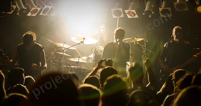 paradise_lost_crowd_amp_wyliepic_12_17_05.png