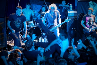 parkway_drive_crowd_capital_wyliepic_6_08_03.png