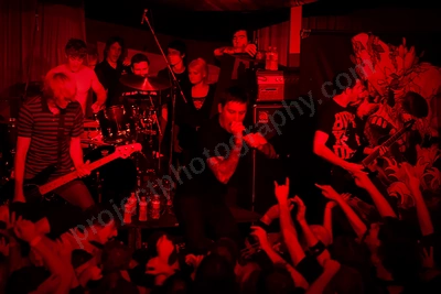 parkway_drive_crowd_capital_wyliepic_6_08_08.png