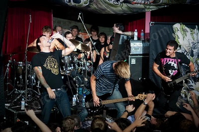 parkway_drive_crowd_capital_wyliepic_6_08_27.png
