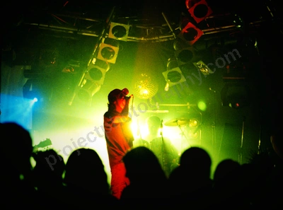 pc_thug_crowd_amp_1979_wyliepic_4_01_01.jpg