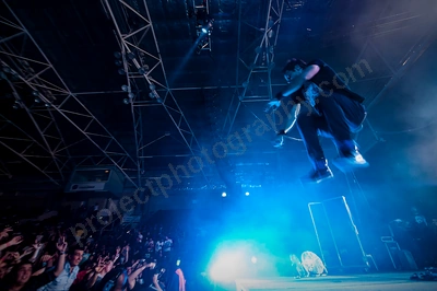 pendulum_crowd_challenger_wyliepic_11_10_05.png
