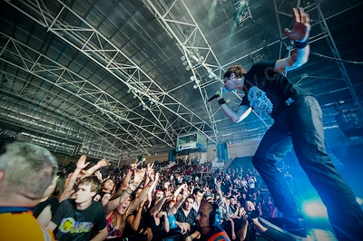 pendulum_crowd_challenger_wyliepic_11_10_08.png