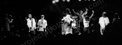 pennywise_crowd_metro_freo_1356_wyliepic_9_95_03.jpg