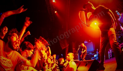 pennywise_crowd_metro_freo_wyliepic_4_13_04.png