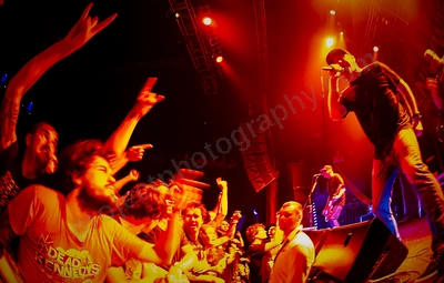 pennywise_crowd_metro_freo_wyliepic_4_13_05.png