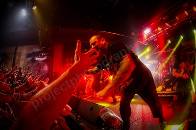 phil_anselmo_and_the_illegals_crowd_capitol_wyliepic_23_3_19_01.png