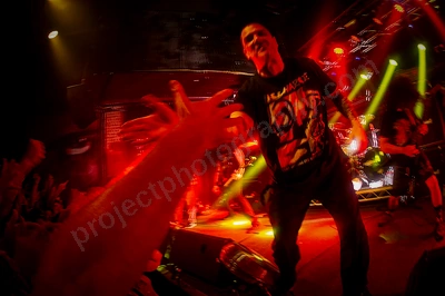 phil_anselmo_and_the_illegals_crowd_capitol_wyliepic_23_3_19_02.png