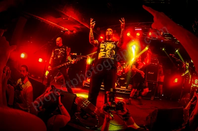 phil_anselmo_and_the_illegals_crowd_capitol_wyliepic_23_3_19_04.png