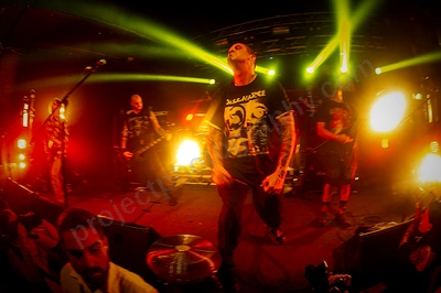 phil_anselmo_and_the_illegals_crowd_capitol_wyliepic_23_3_19_06.png