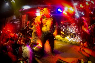 phil_anselmo_and_the_illegals_crowd_capitol_wyliepic_23_3_19_08.png