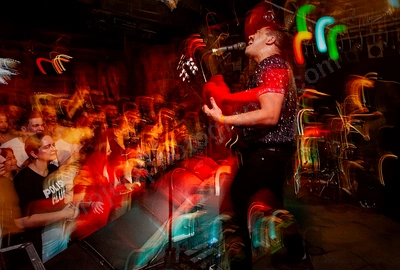 polish_club_crowd_amp_wyliepic_12_18_01.png