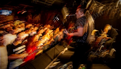 polish_club_crowd_amp_wyliepic_12_18_03.png
