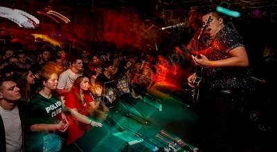 polish_club_crowd_amp_wyliepic_12_18_09.png