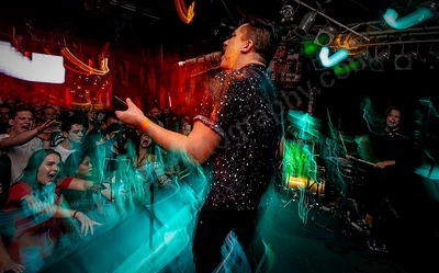 polish_club_crowd_amp_wyliepic_12_18_43.png