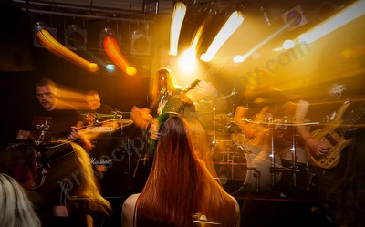 prognosis_negative_crowd_boston_wyliepic_29_3_19_07.png